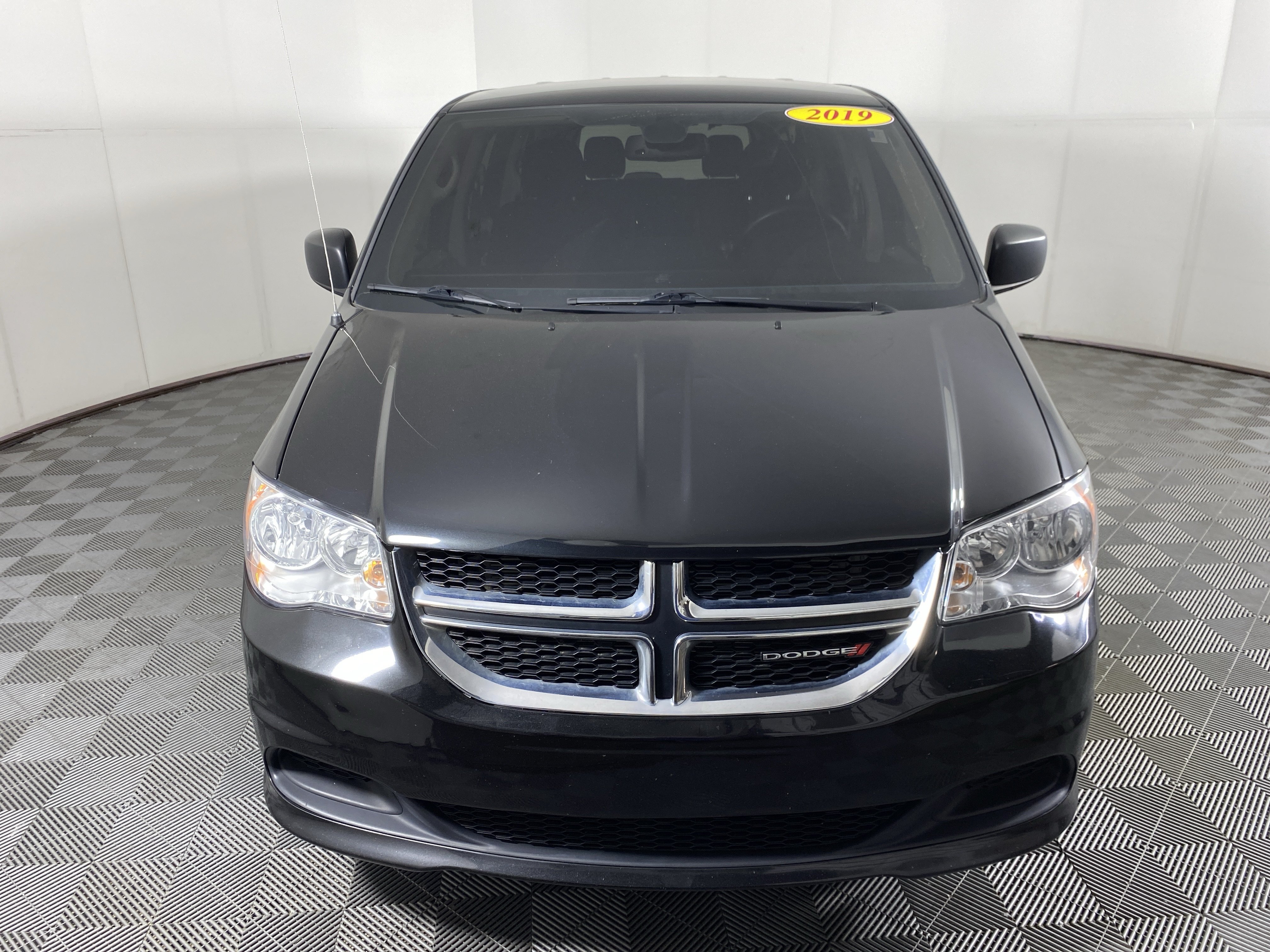 Used 2019 Dodge Grand Caravan SE w/ UConnect Hands-Free Group FWD image 10