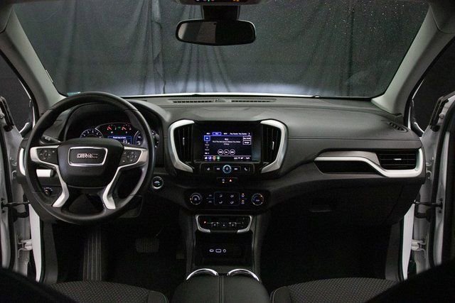 Used 2024 GMC Terrain SLE image 21