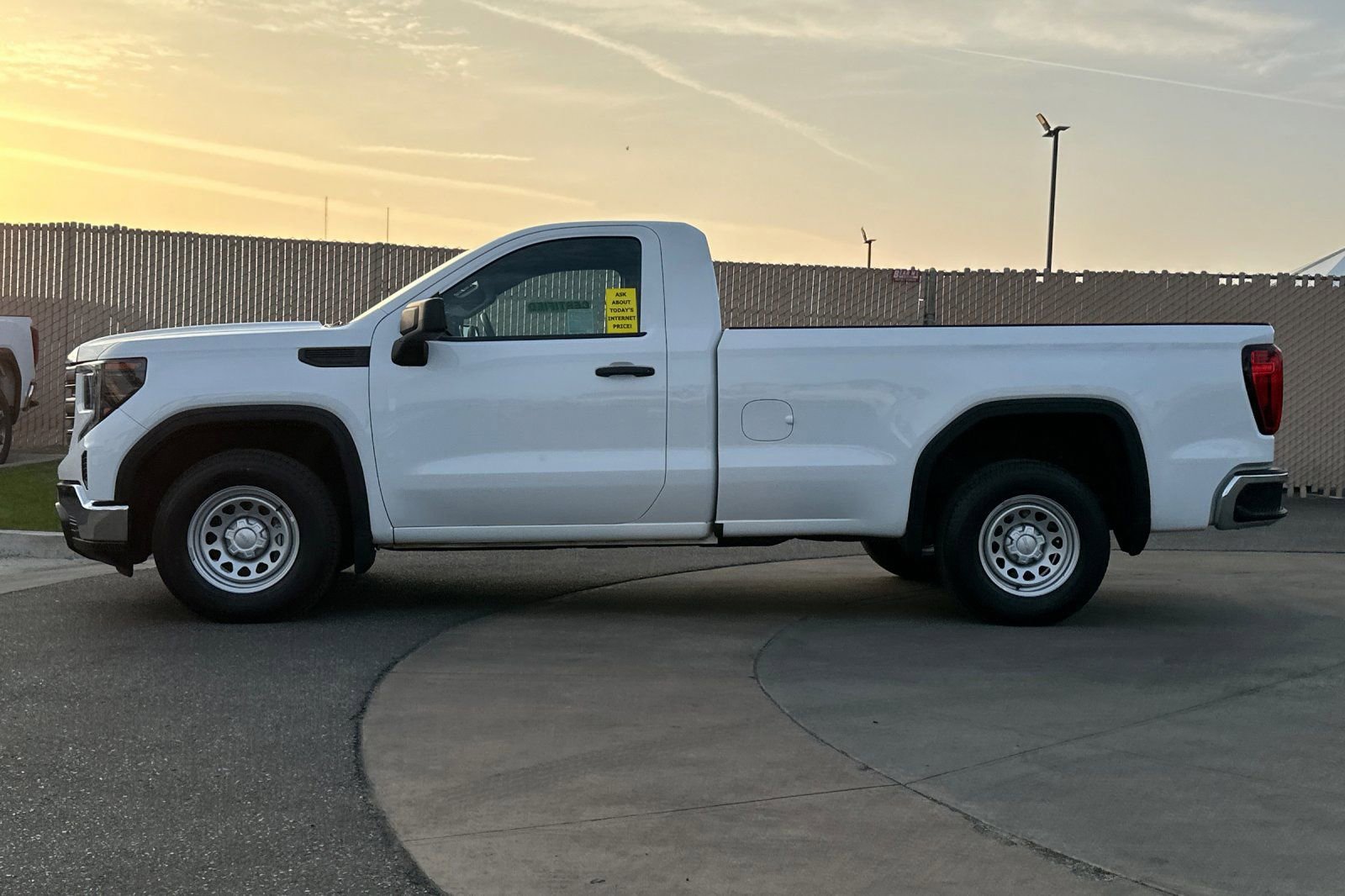 Certified 2023 GMC Sierra 1500 Pro w/ Convenience Package image 7