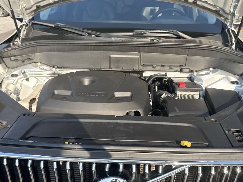 Used 2021 Volvo XC90 T5 Momentum w/ Climate Package AWD/4WD image 16