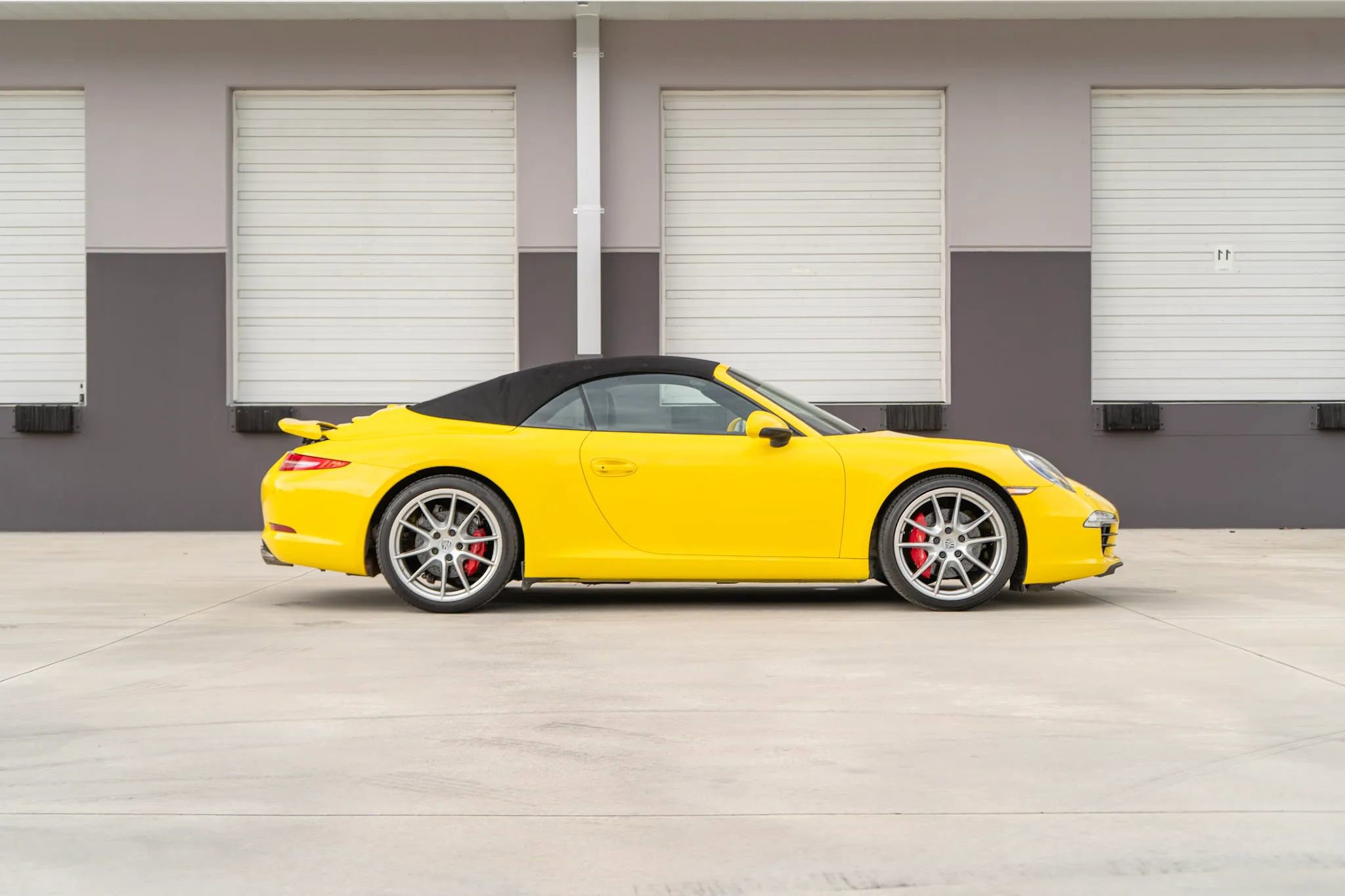 Used 2015 Porsche 911 Carrera S image 6