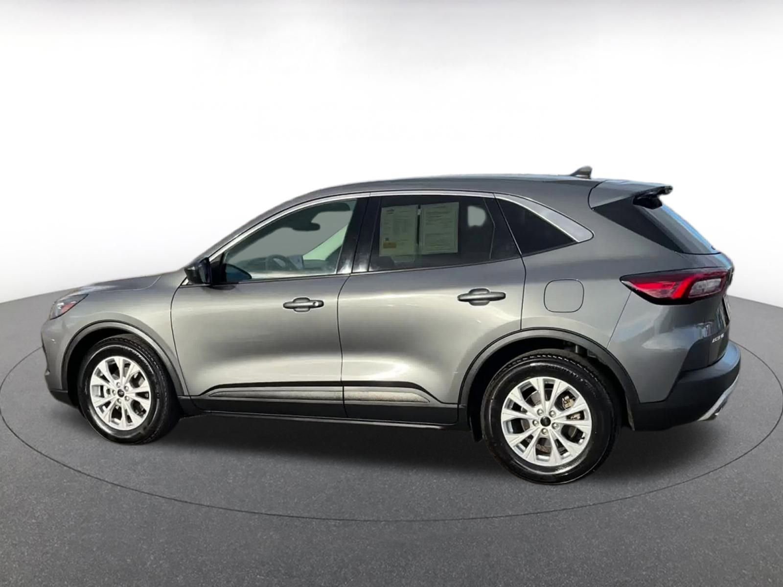 Used 2023 Ford Escape Active image 9