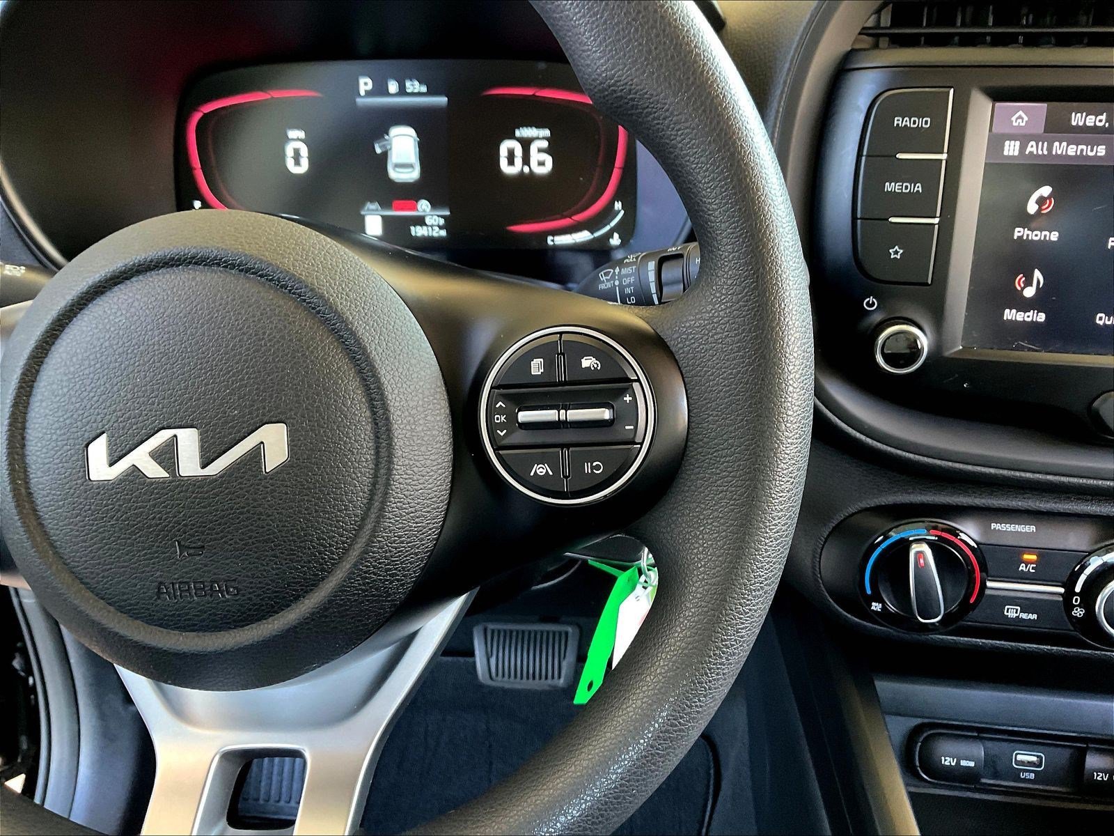 Used 2023 Kia Soul LX w/ LX Technology Package FWD image 11