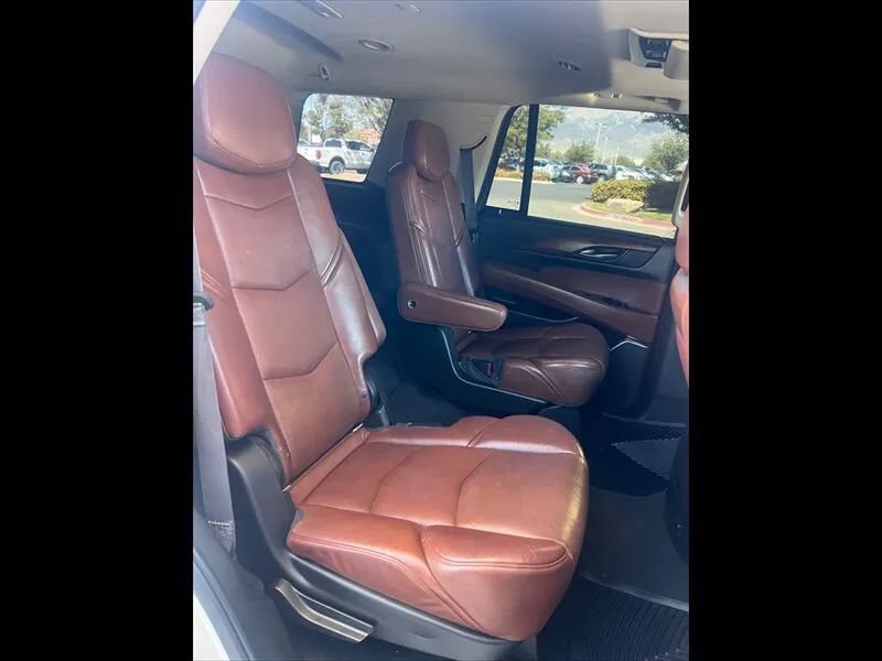 Used 2015 Cadillac Escalade Premium RWD image 23