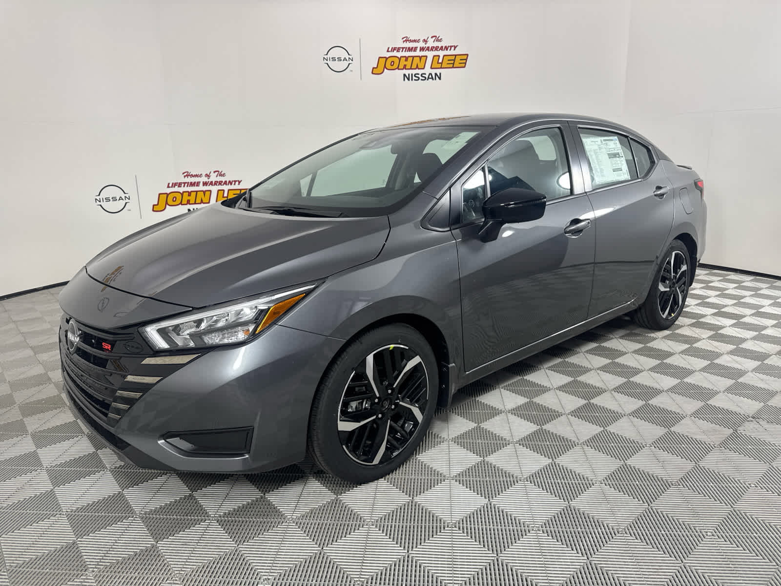 New 2025 Nissan Versa SR w/ Trunk Package