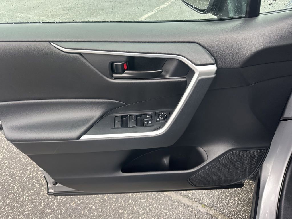 Used 2023 Toyota RAV4 LE image 22