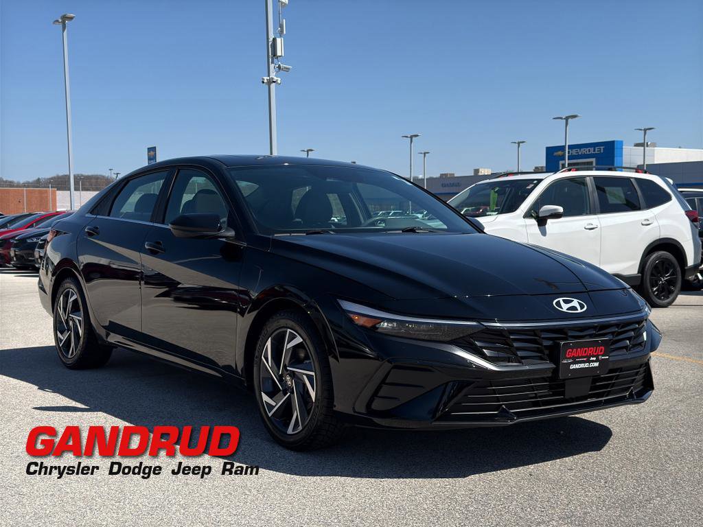 Used 2024 Hyundai Elantra SEL w/ Convenience Package FWD image 1
