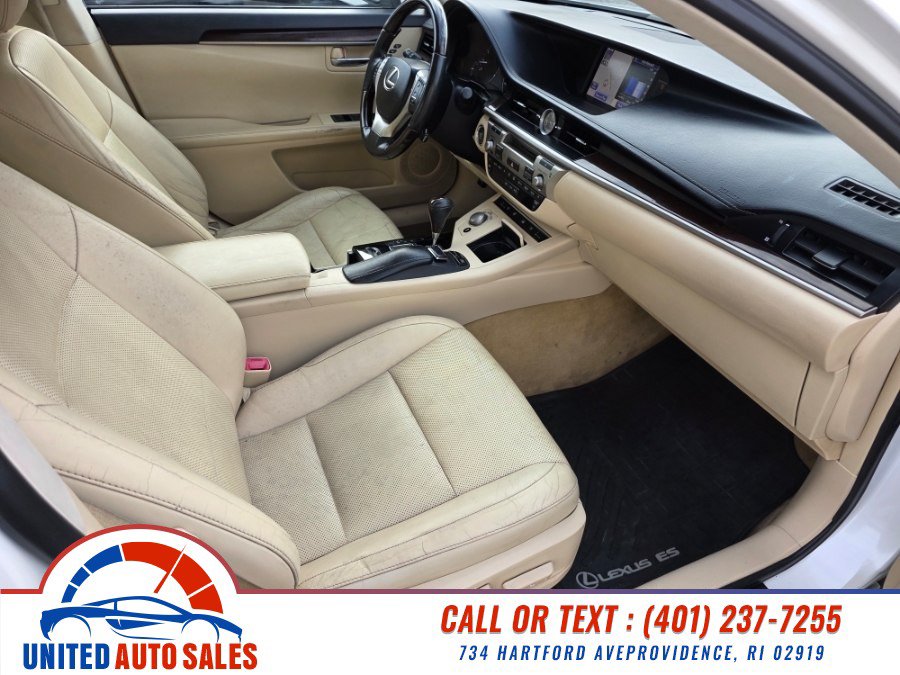 Used 2014 Lexus ES 350 w/ Luxury Package FWD image 12