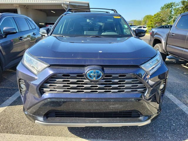 Certified 2020 Toyota RAV4 XSE w/ XSE Grade Weather Package AWD/4WD image 9