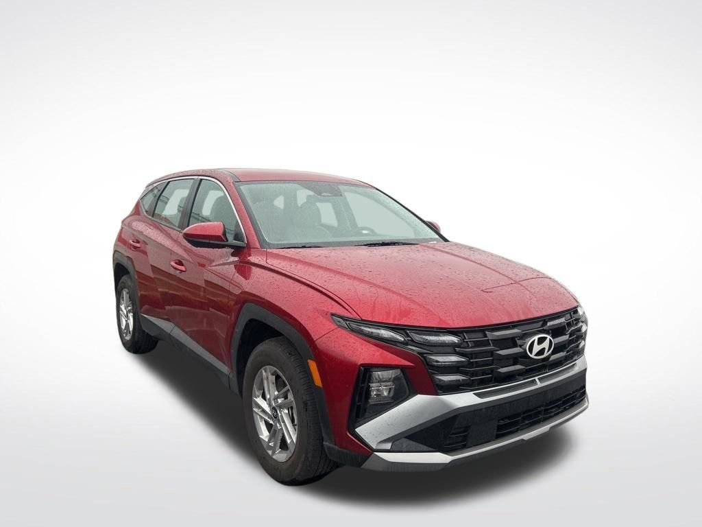 Used 2025 Hyundai Tucson SE image 3