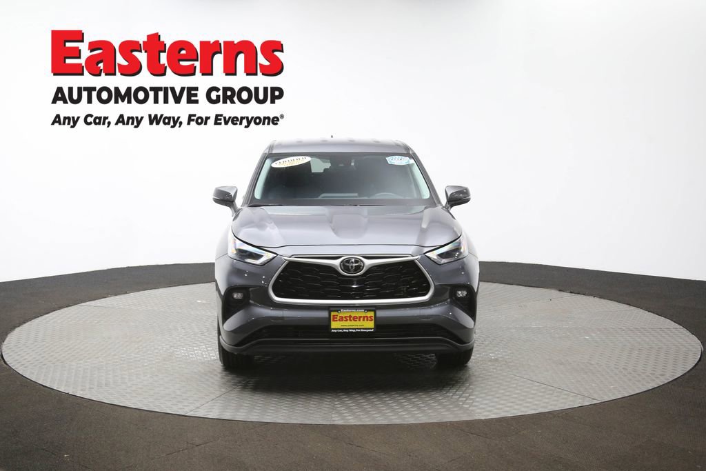 Used 2024 Toyota Highlander LE image 53