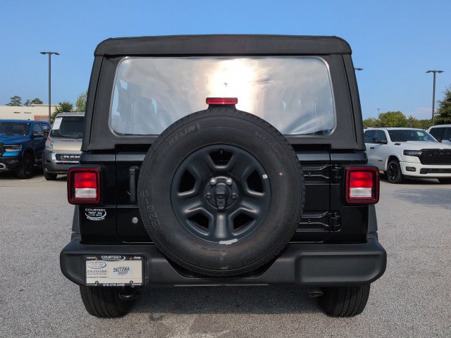 Certified 2022 Jeep Wrangler Sport AWD/4WD image 5
