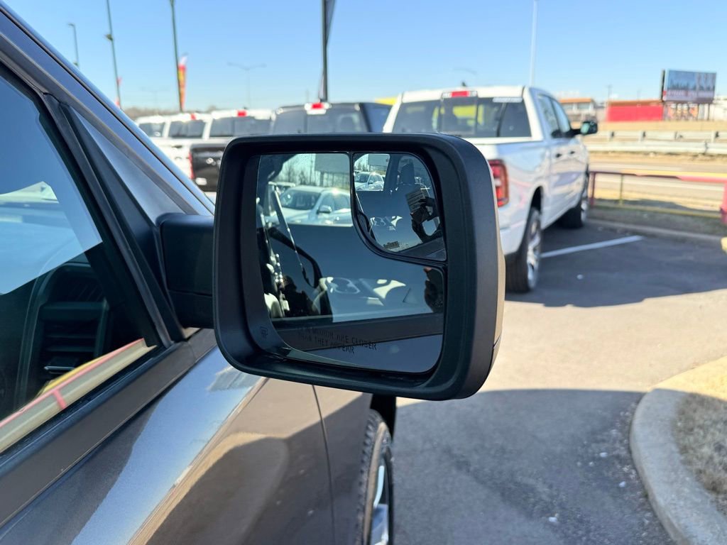 New 2026 RAM 1500 Express AWD/4WD image 39
