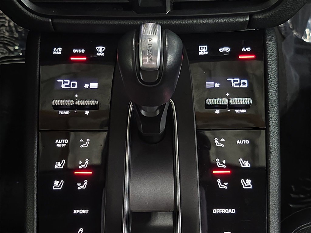 Used 2024 Porsche Macan image 19