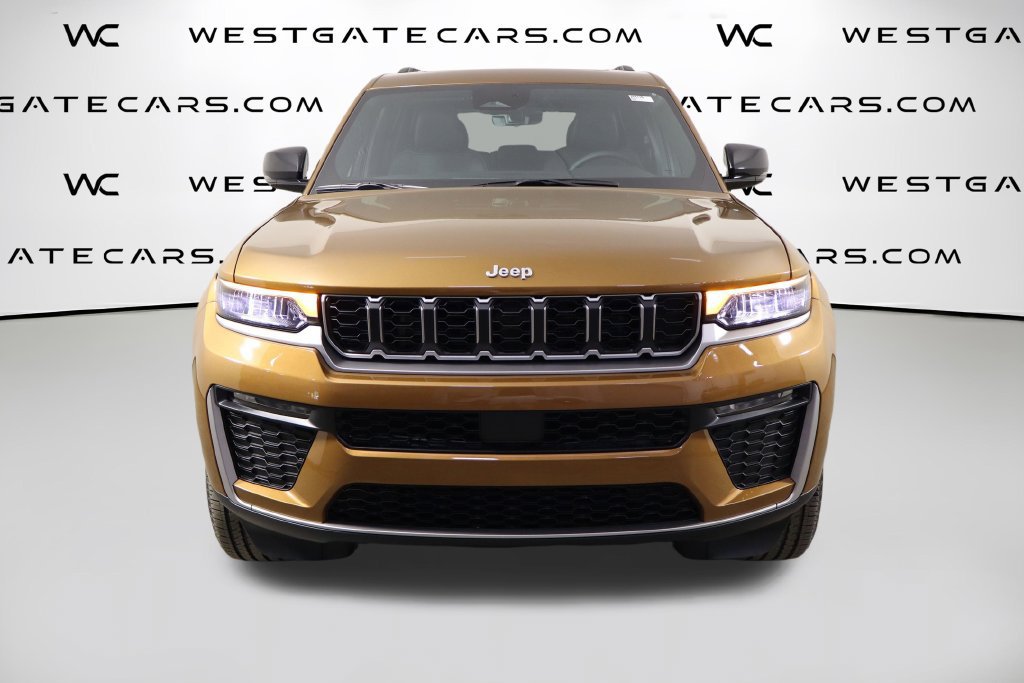New 2026 Jeep Grand Cherokee Limited w/ Trailer Tow Package AWD/4WD image 2