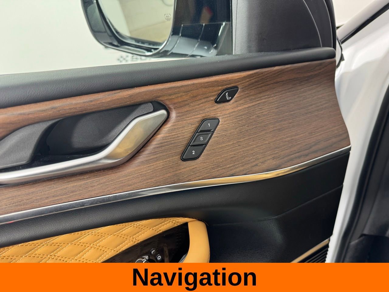 Used 2022 Jeep Grand Cherokee Summit w/ Advanced Protech Group IV image 11