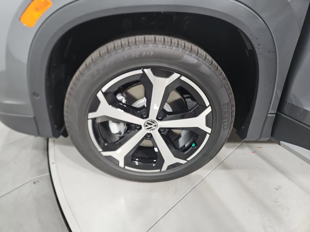 New 2026 Volkswagen Tiguan SE AWD/4WD image 25