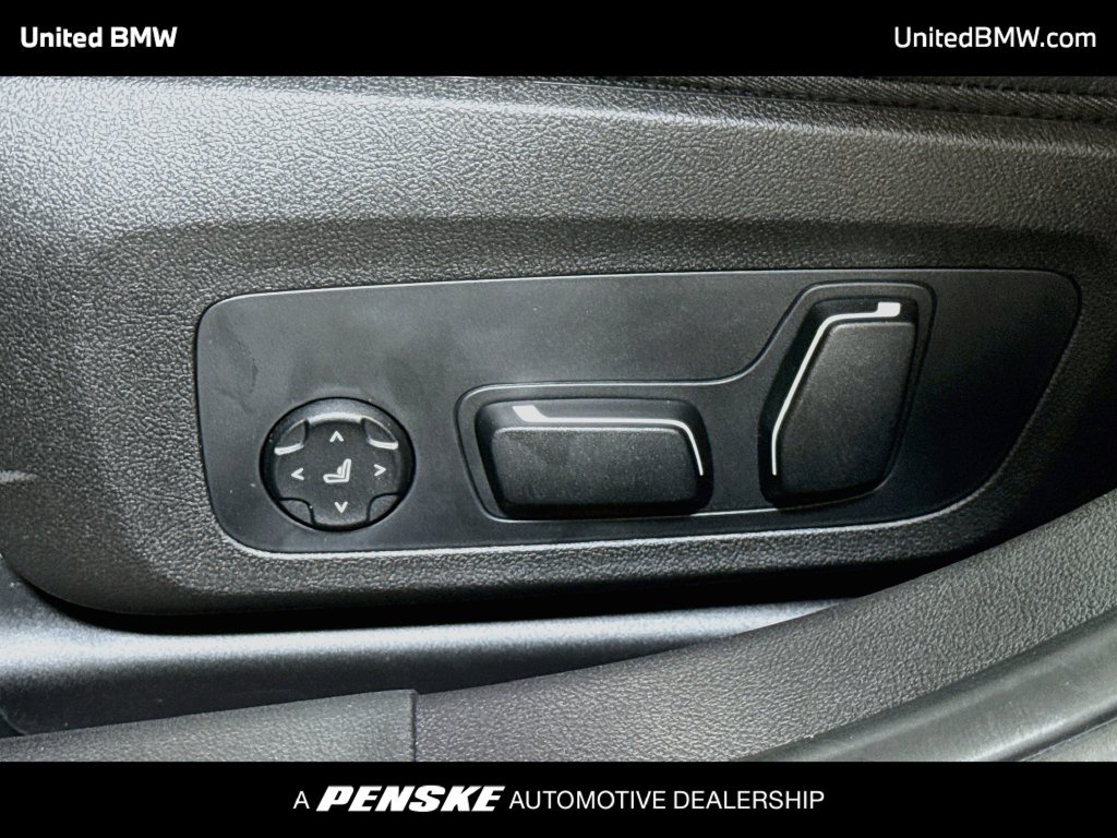 New 2026 BMW 330i Sedan w/ M Sport Package RWD image 11