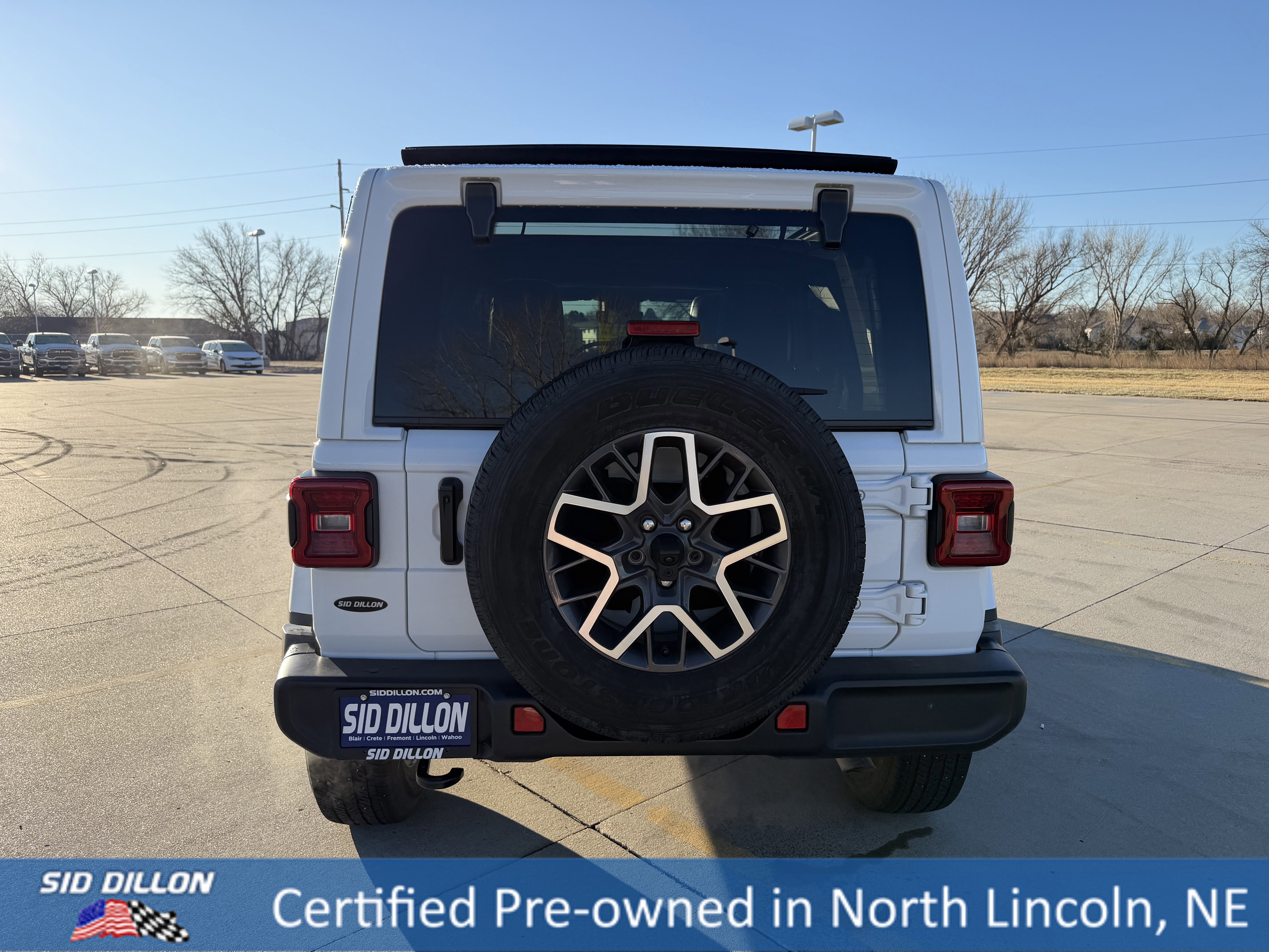 Used 2024 Jeep Wrangler Sahara w/ Technology Group image 5