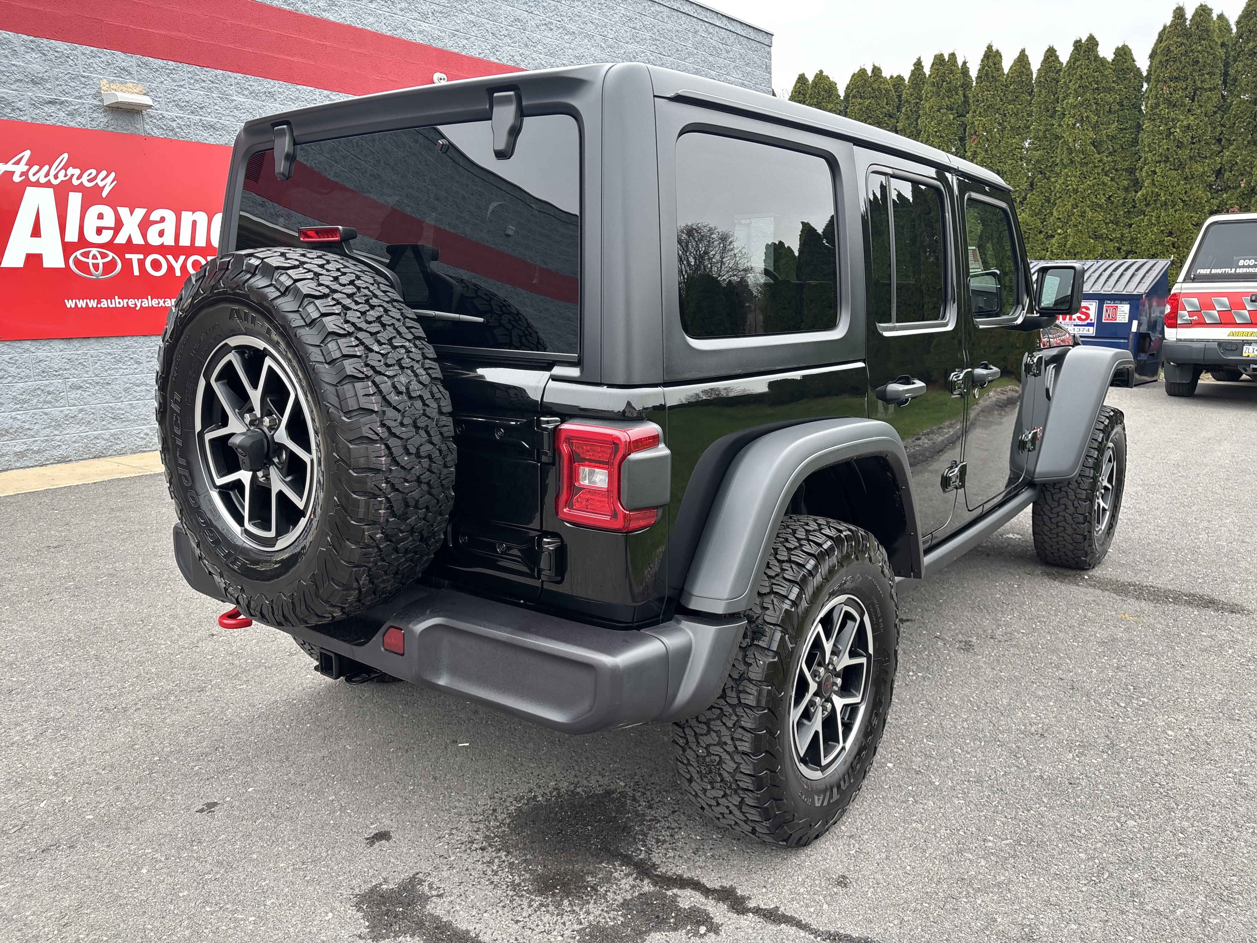 Used 2026 Jeep Wrangler Unlimited Rubicon AWD/4WD video 3