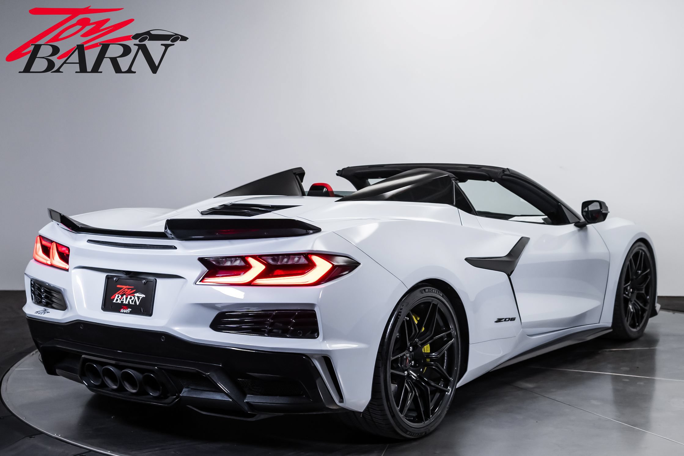 Used 2024 Chevrolet Corvette Z06 w/ Stealth Interior Trim Package RWD image 5