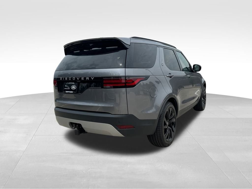 New 2024 Land Rover Discovery S image 6