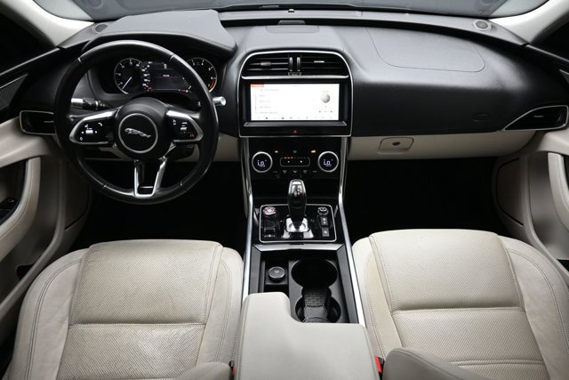 Used 2020 Jaguar XE S RWD image 14
