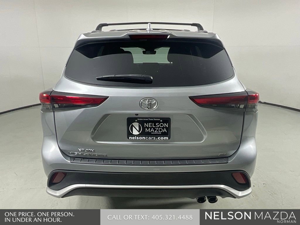Used 2022 Toyota Highlander XSE FWD image 7