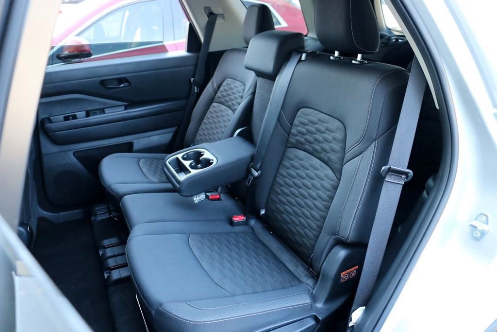 Used 2025 Nissan Pathfinder SV FWD image 20