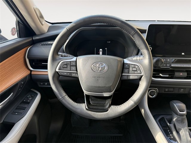 Used 2025 Toyota Grand Highlander AWD image 12