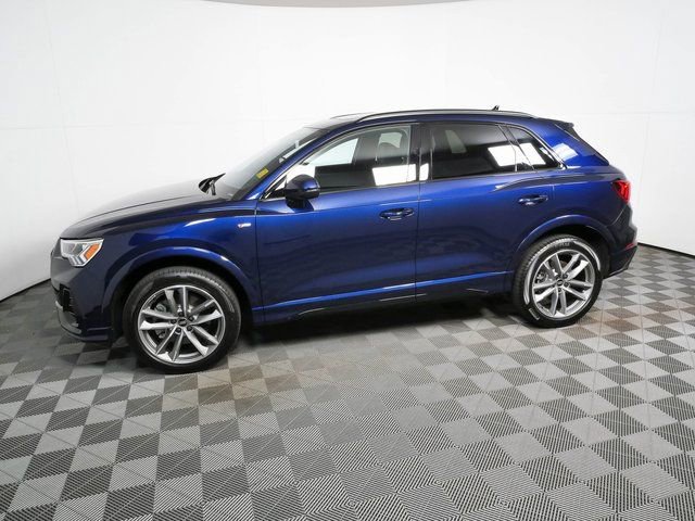 Used 2025 Audi Q3 2.0T Premium w/ Convenience Package AWD/4WD image 30