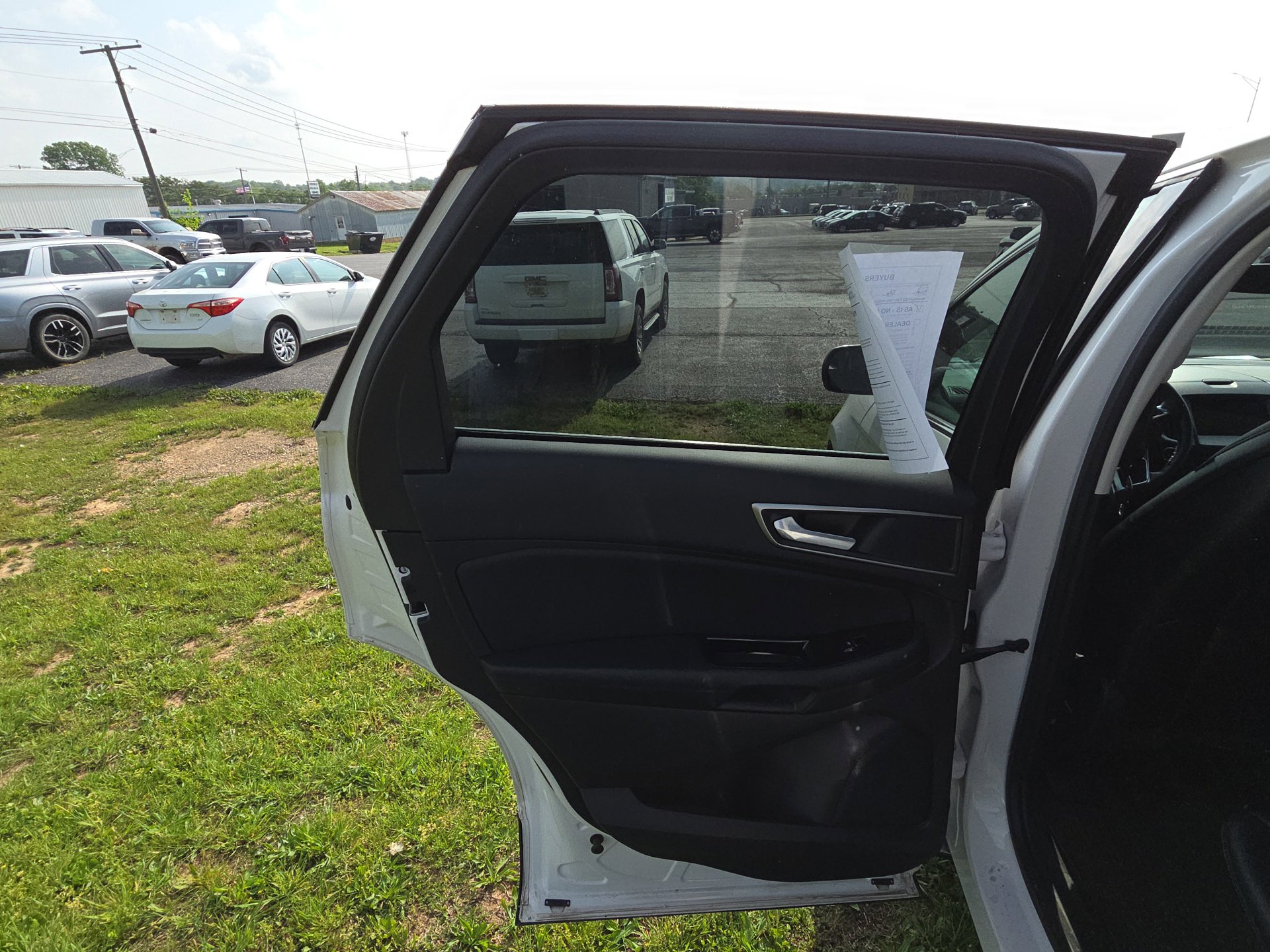 Used 2017 Ford Edge SEL w/ Equipment Group 201A AWD/4WD image 12