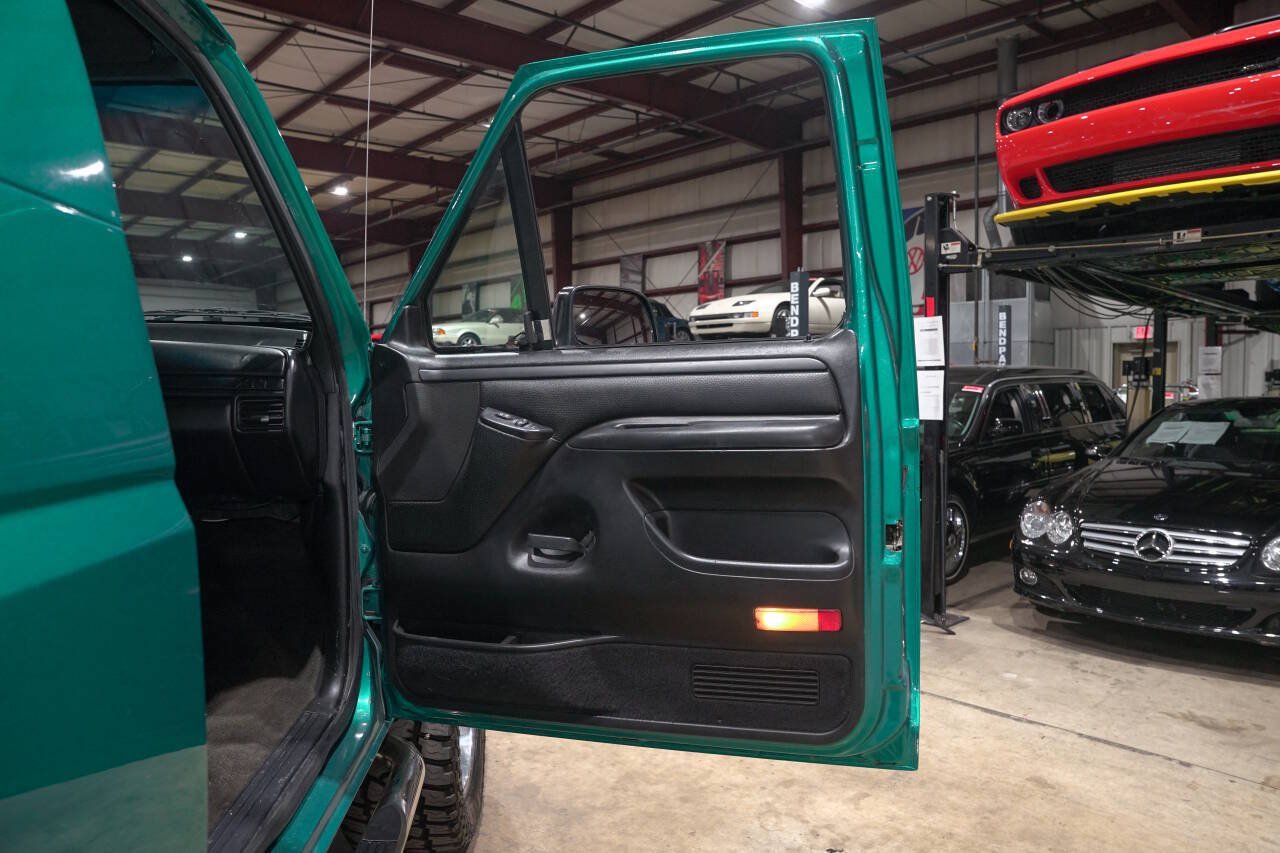 Used 1995 Ford Bronco XLT AWD/4WD image 34