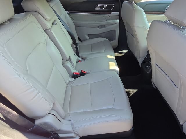 Used 2018 Ford Explorer Limited w/ Equipment Group 301A FWD image 17
