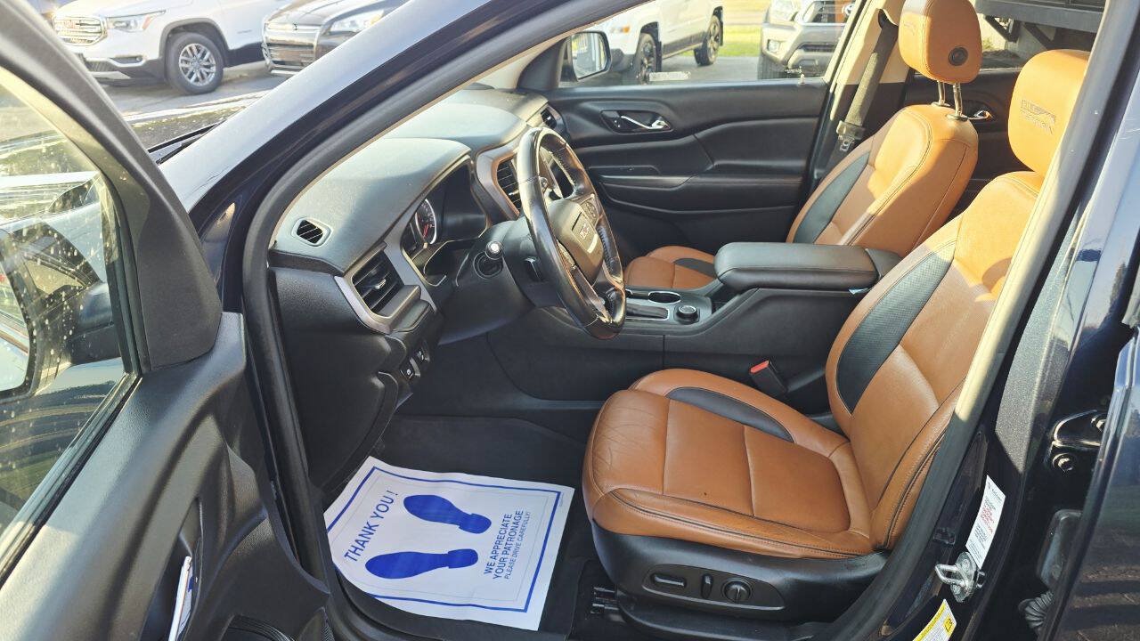 Used 2017 GMC Acadia SLT AWD/4WD image 10