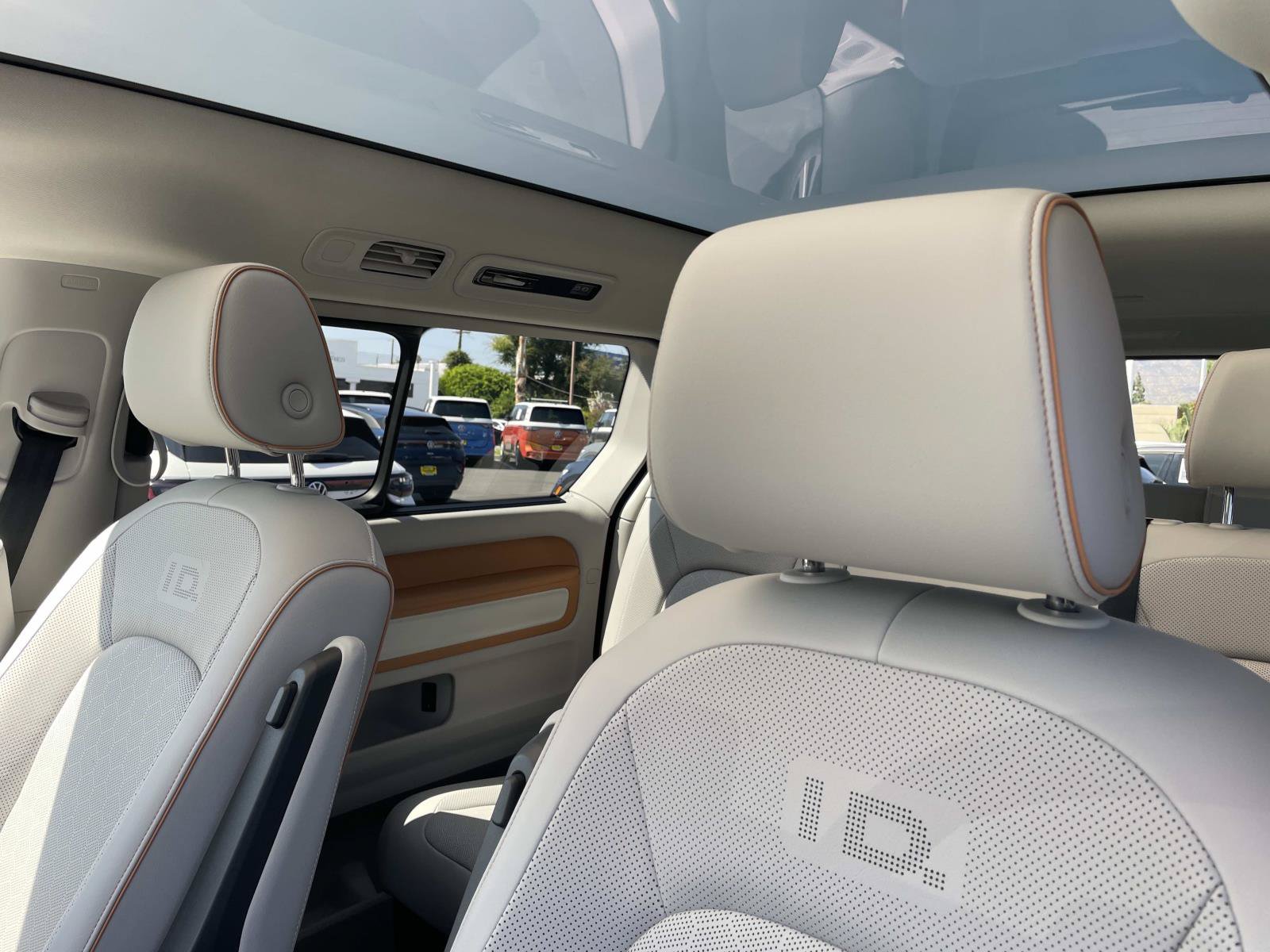 Certified 2025 Volkswagen ID. Buzz 1st Edition RWD image 24
