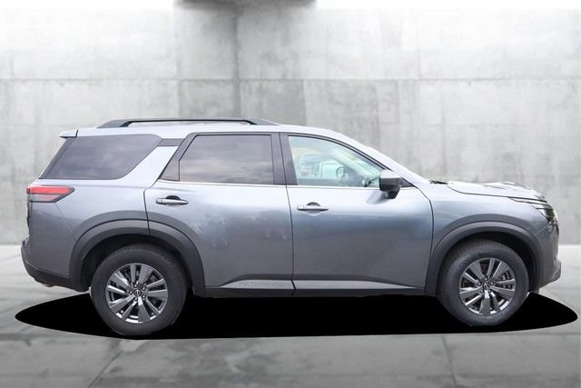 Certified 2025 Nissan Pathfinder SV FWD image 5