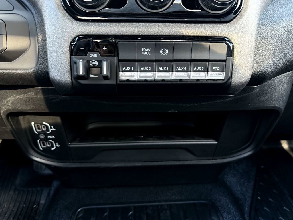 New 2026 RAM 3500 Tradesman w/ Chrome Appearance Group image 23