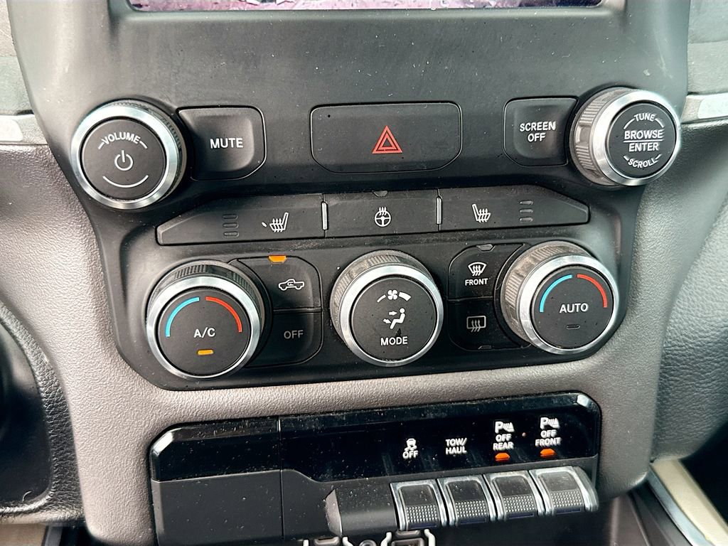 Used 2022 RAM 1500 Laramie AWD/4WD image 14