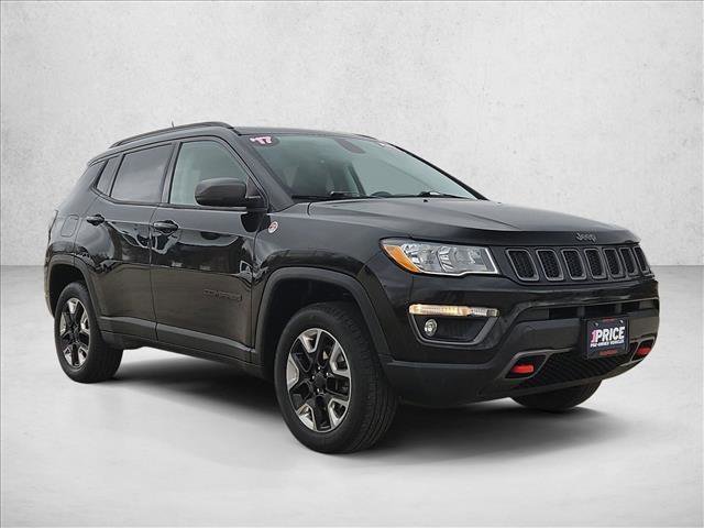 Used 2017 Jeep Compass Trailhawk w/ Leather Interior Group AWD/4WD image 3