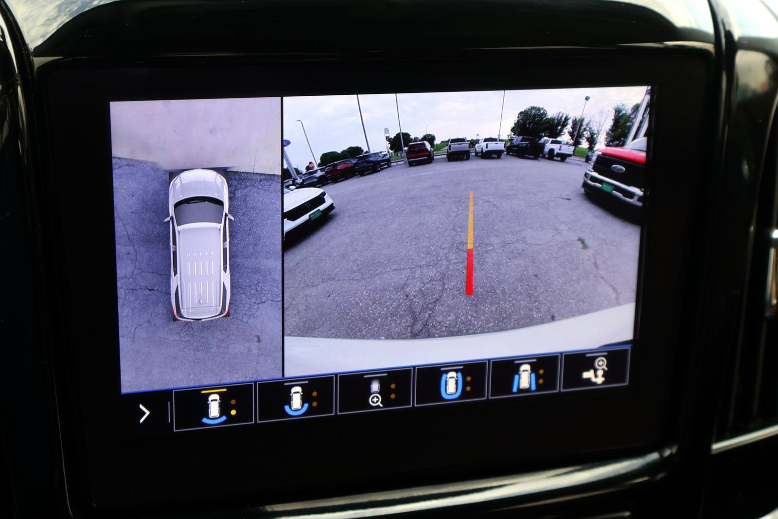 Used 2021 Chevrolet Traverse High Country FWD image 23