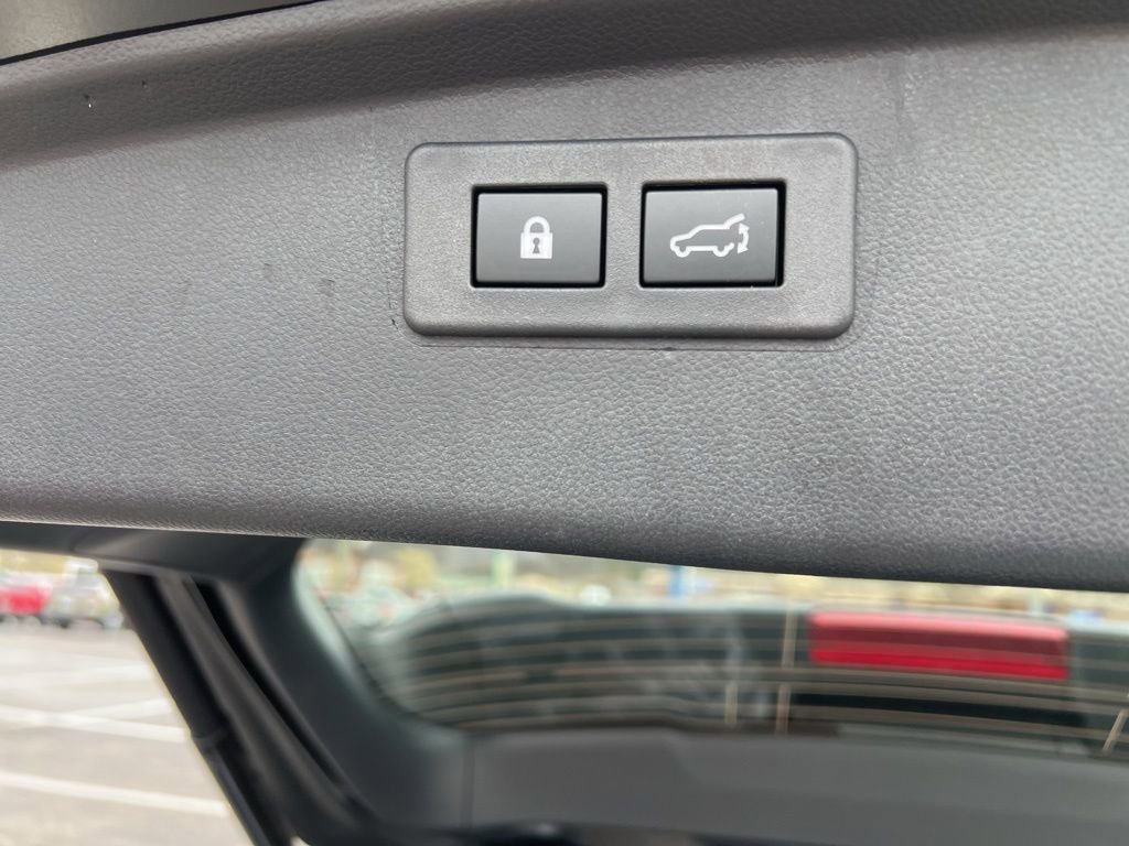 Used 2025 Subaru Outback Premium image 9