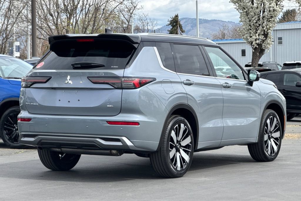 New 2026 Mitsubishi Outlander SEL AWD/4WD image 4