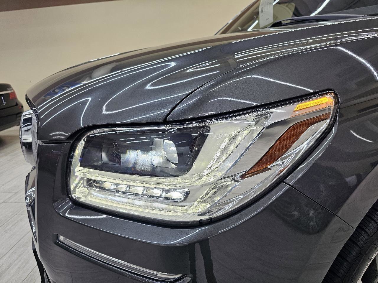 Used 2018 Lincoln Navigator Select w/ Technology Package image 10