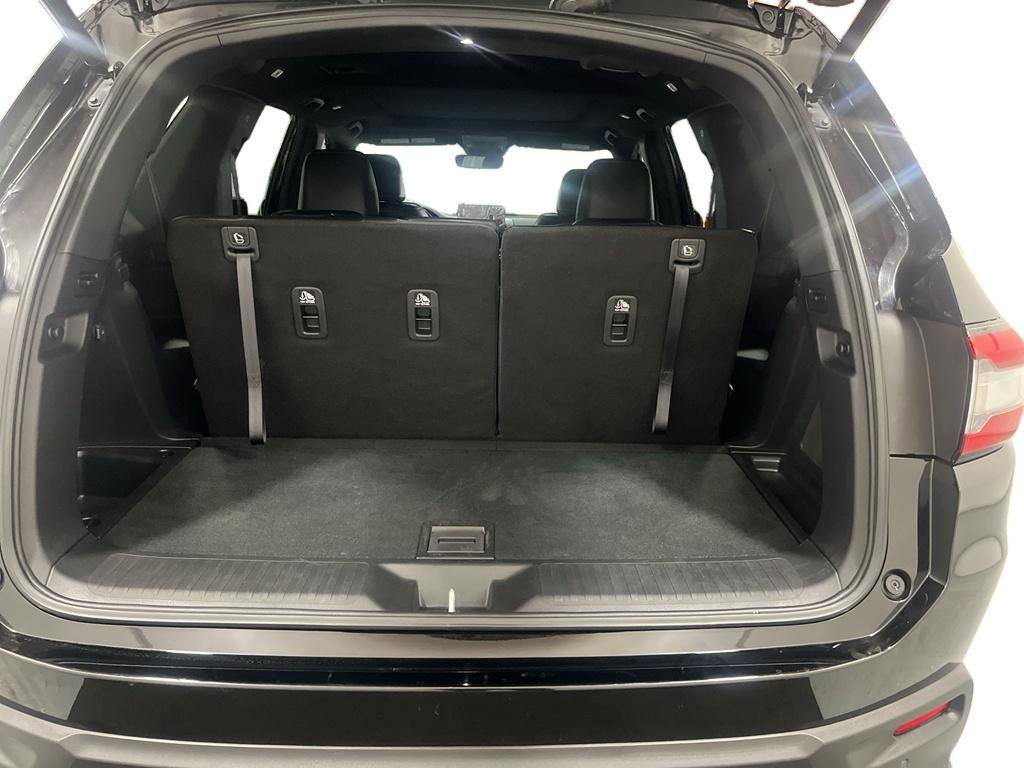 Used 2025 Honda Pilot Black Edition image 9