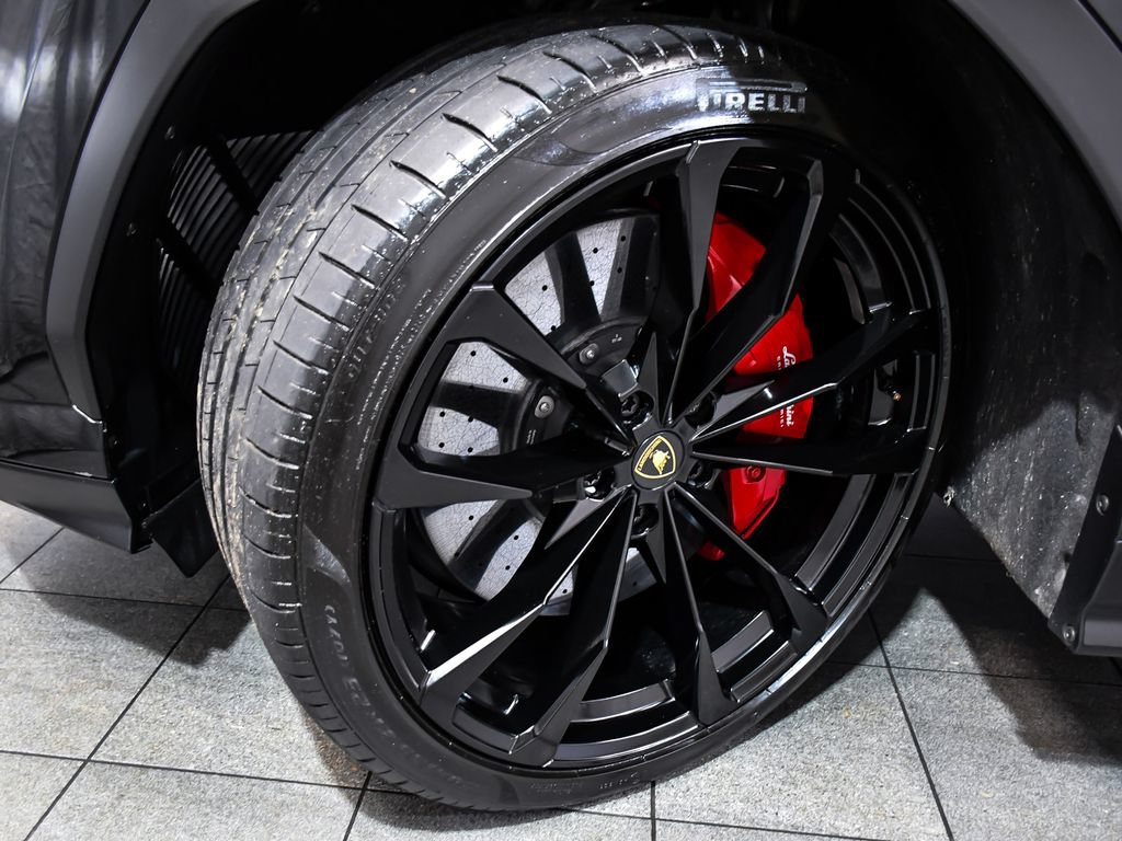 Used 2022 Lamborghini Urus AWD/4WD image 7