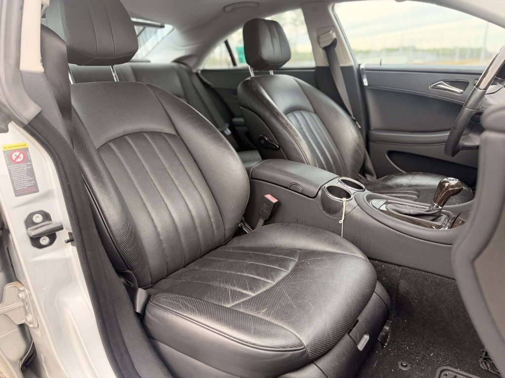 Used 2008 Mercedes-Benz CLS 550 image 11