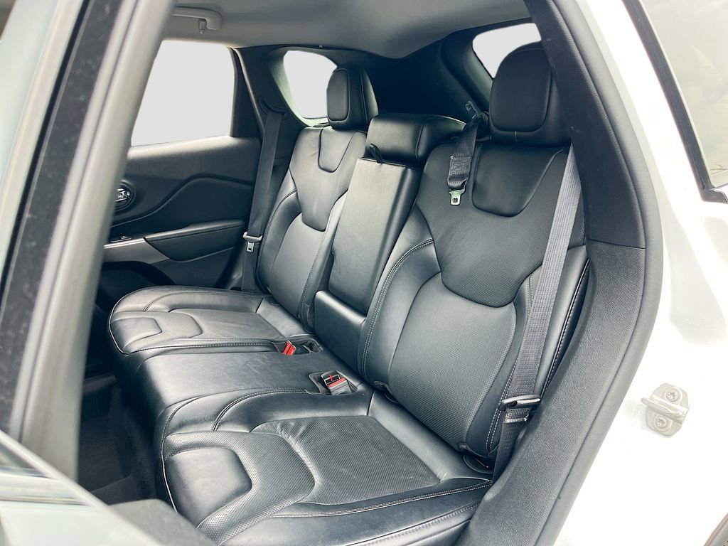 Used 2022 Jeep Cherokee Latitude Lux FWD image 22