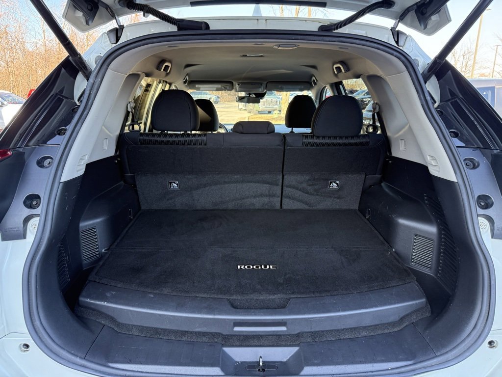 Used 2019 Nissan Rogue SV image 35