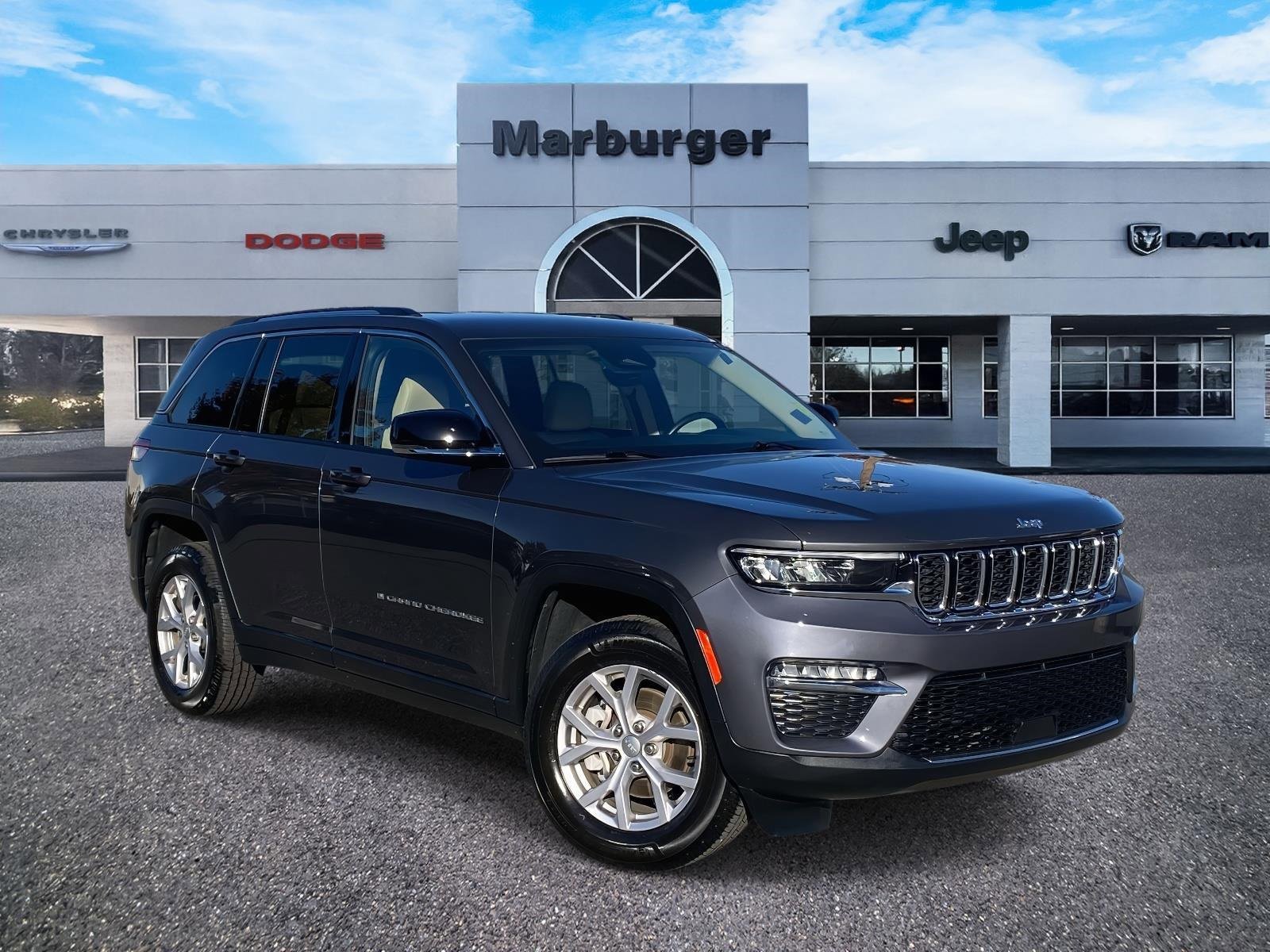 Used 2022 Jeep Grand Cherokee Limited image 1